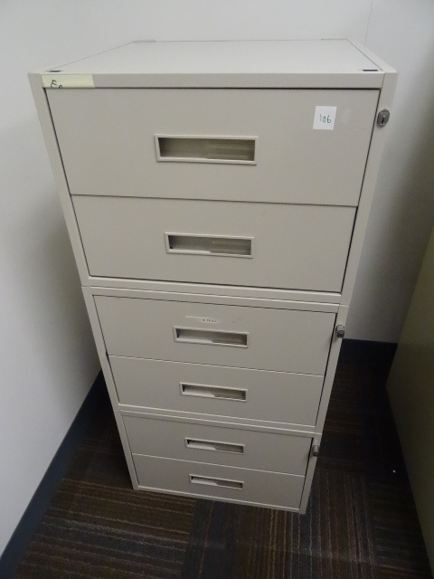 lot 106 image: Metal cabinet