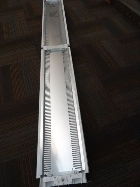 lot 80 image: Fluorescent light