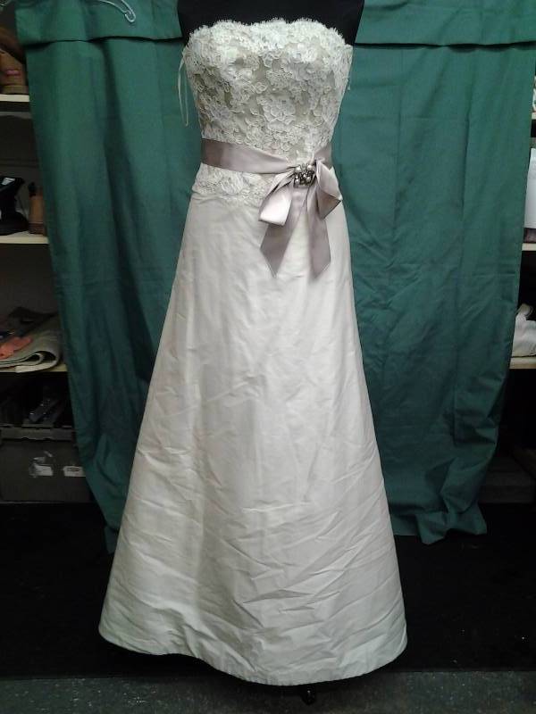 Paloma Blanca Mocha Zipper Needs Repair