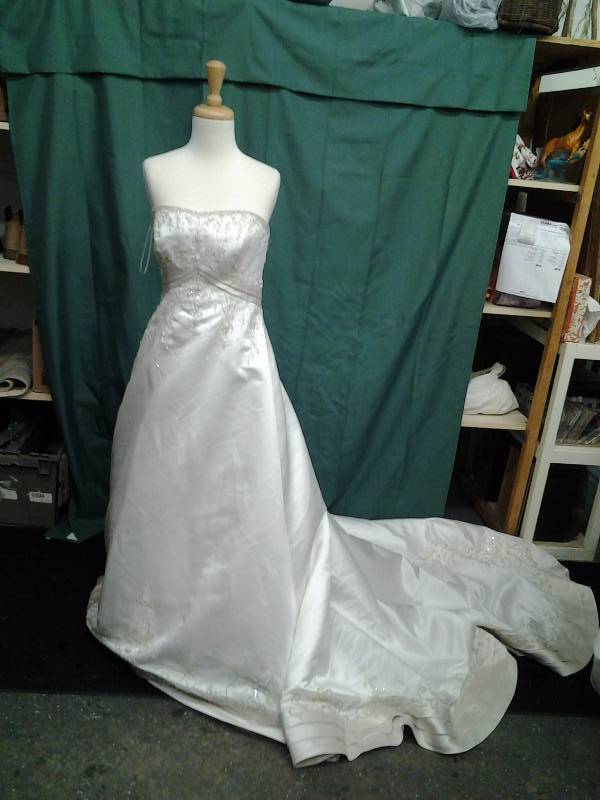 Beaded Ivory With Train Size 12