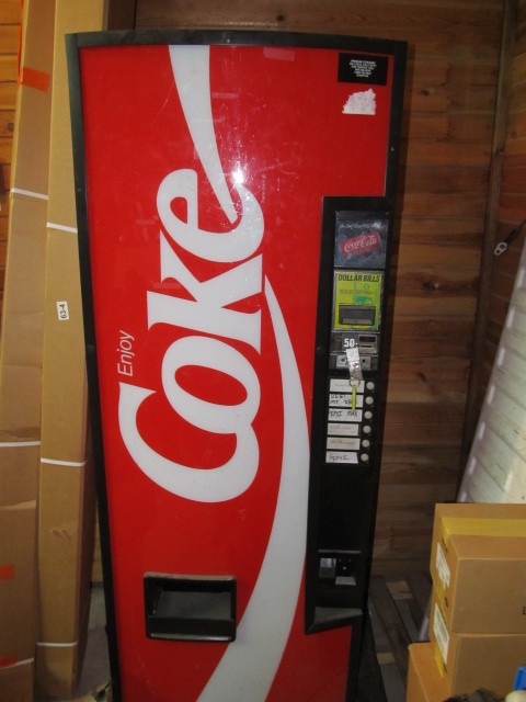 Coke Machine wKey