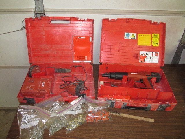 Hilti DX A41 Nail Gun wCase