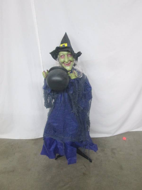 lot 73 image: Alcove Halloween Crackling Witch