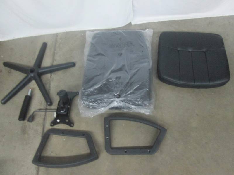 lot 28 image: High Back Office Chair