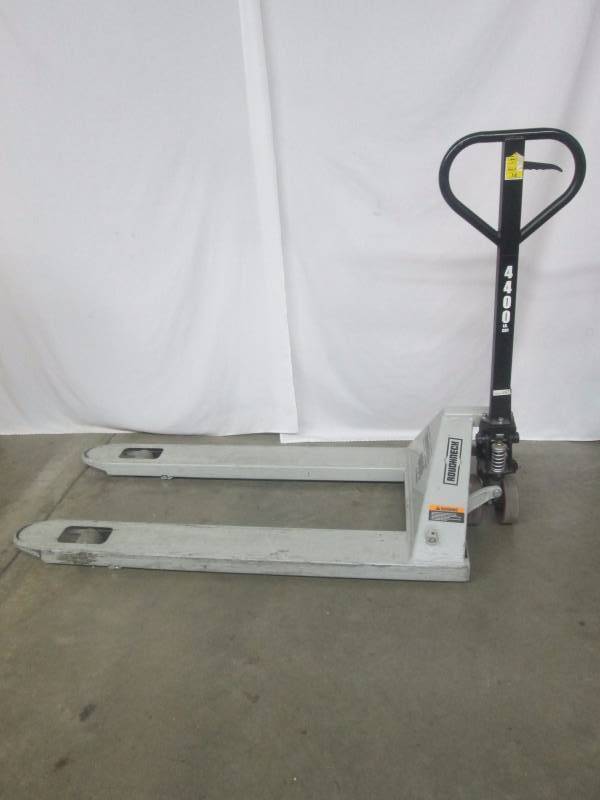 lot 15 image: Roughneck Pallet Jack