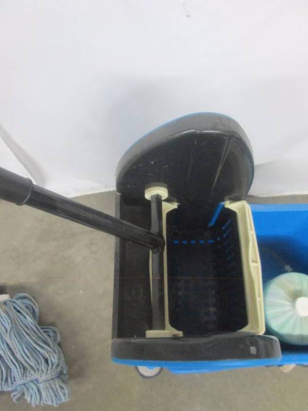 EcoLab Mop and Bucket December Store Returns Closeout 11 KBID
