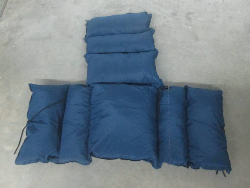 lot 46 image: Comfy Chair Cushion