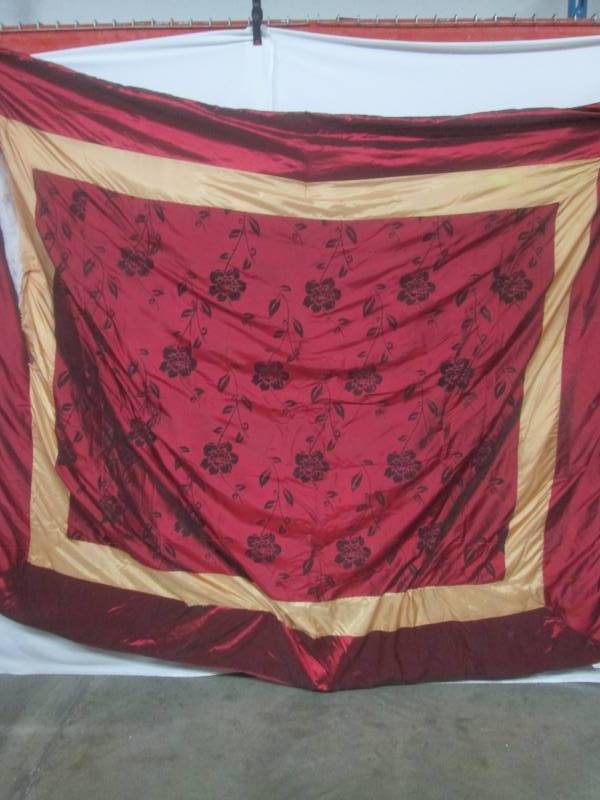 lot 94 image: Angela Comforter Set - King