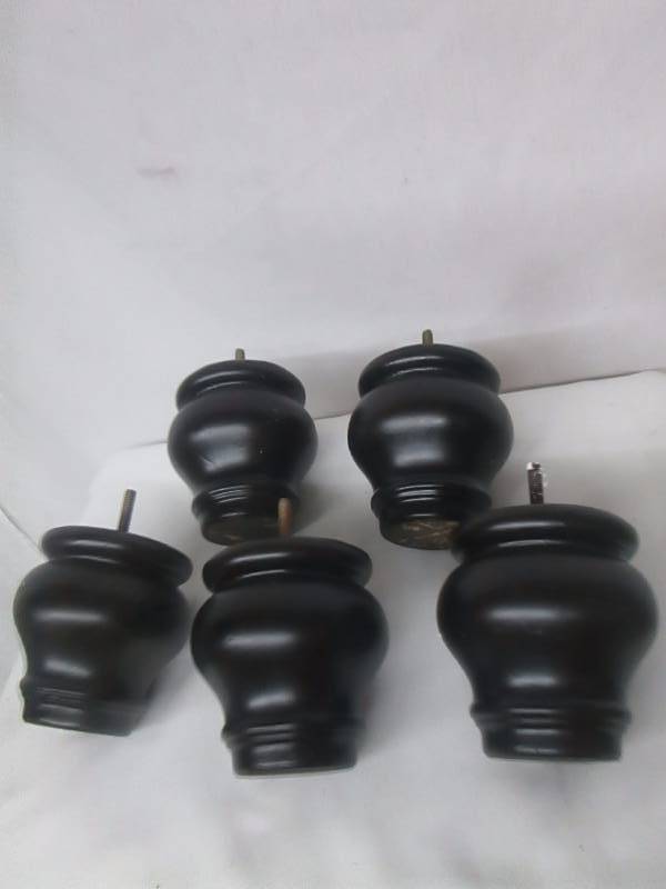 lot 106 image: 5-pc. Wooden Legs