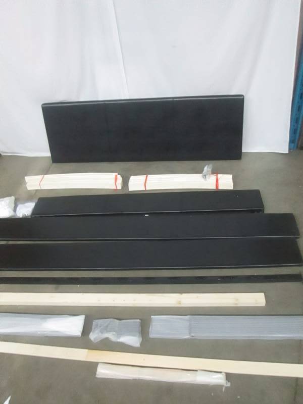 lot 12 image: Queen Platform Bed - Black