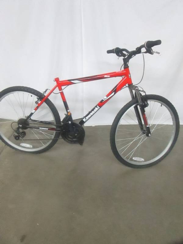 lot 85 image: Kawasaki Mens 26 Mountain Bike