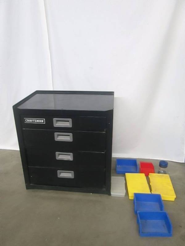 lot 78 image: Craftsman Tool Cabinet