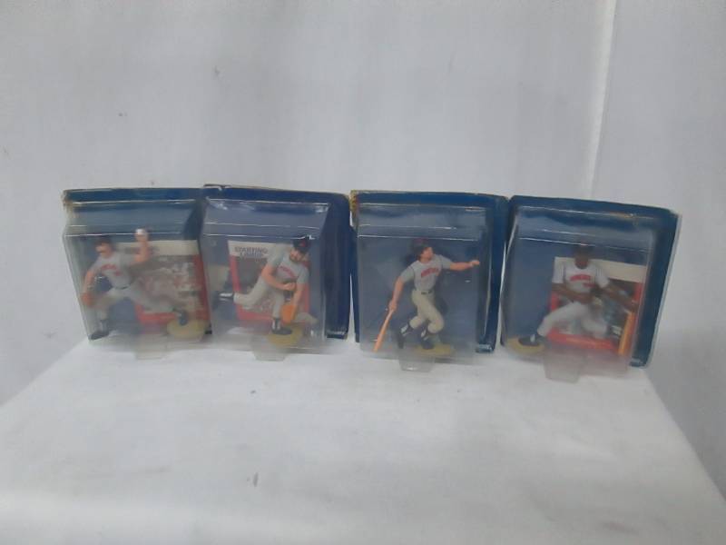 lot 174 image: 4 Minnesota Twins Figurines
