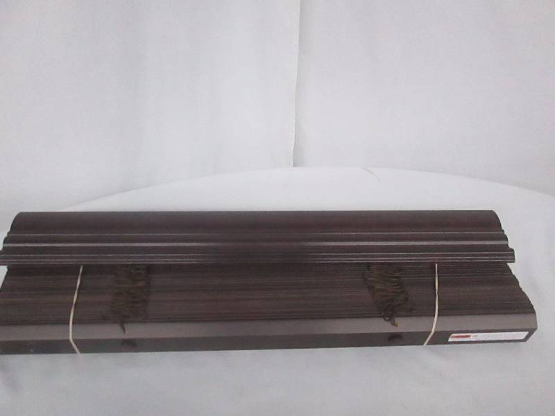 lot 200 image: Wood Blinds
