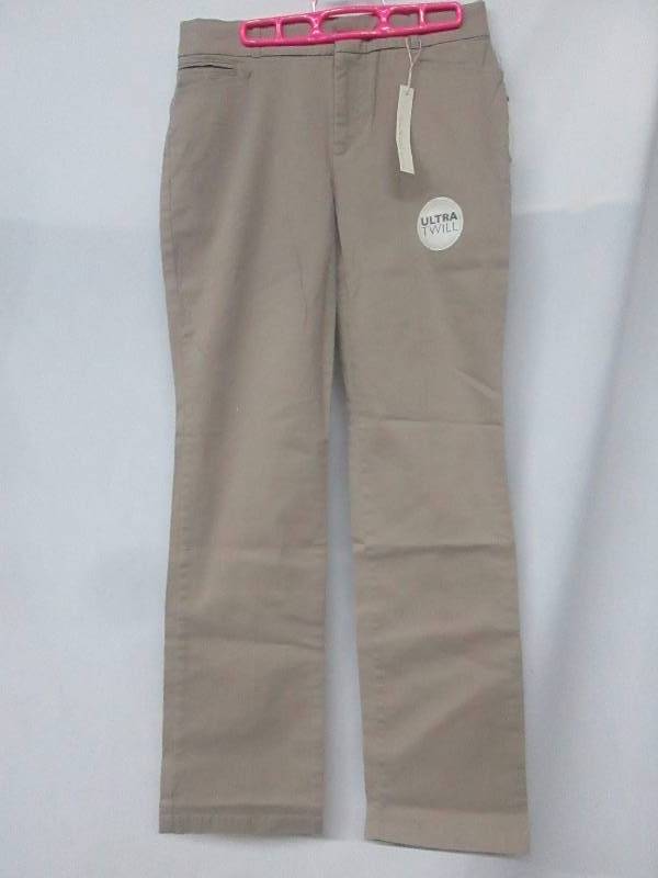 lot 197 image: Gloria Vanderbilt Womens Charlene Modern Pant
