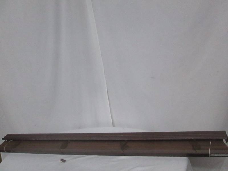 lot 199 image: Wood Blinds