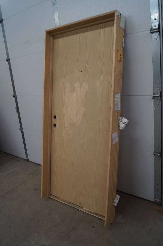 lot 67 image: Interior Door & Jamb
