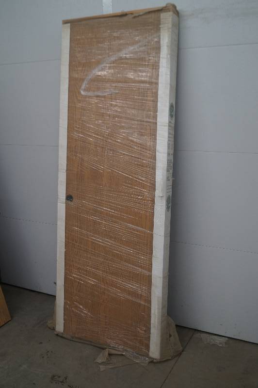 lot 72 image: Oak Door & Jamb