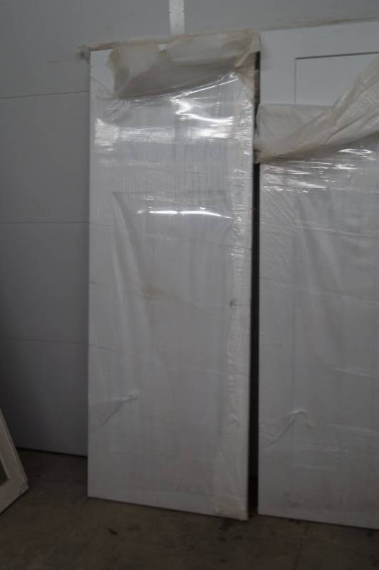 lot 99 image: Interior Door Slabs