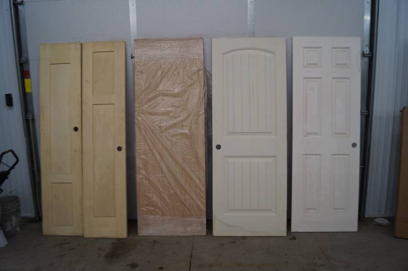 lot 9 image: Interior Door Slabs