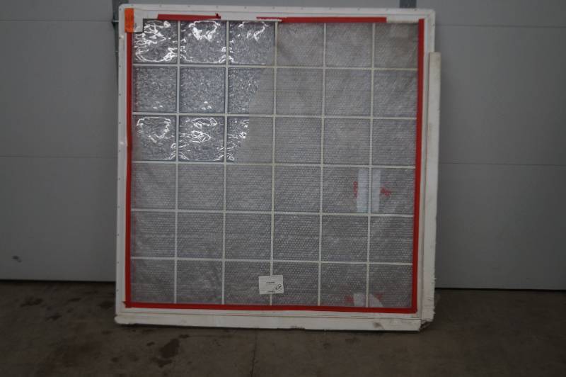 lot 49 image: Window