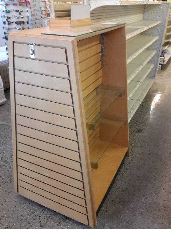 lot 5 image: 2 section, 1 sided shelf with 10 in shelves. Plus end peg board display..