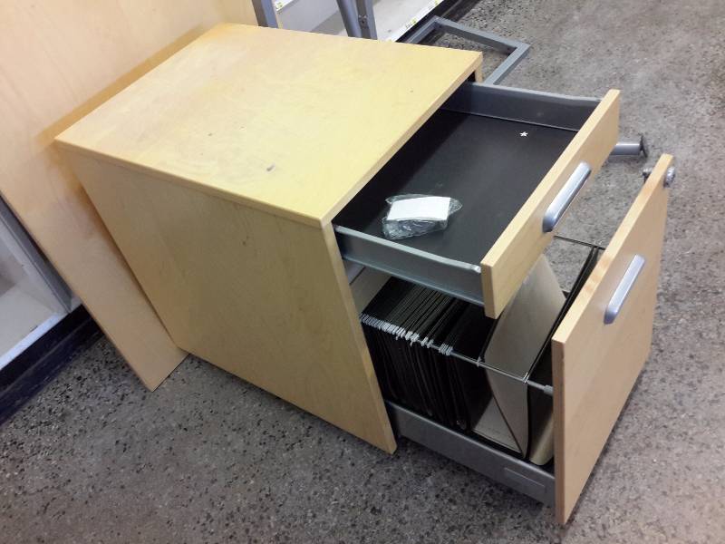 lot 9 image: IKEA Desk Unit with File Cabinet