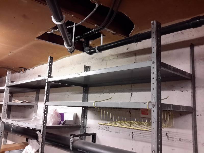 lot 36 image: Heavy Steel Shelving