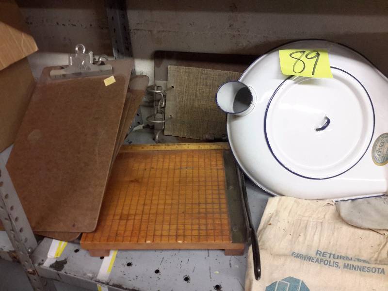 lot 89 image: Misc.Vintage items as pictured..