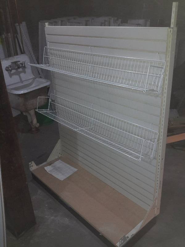 lot 67 image: 4, 48 in shelves.. Partial.. Not all there.. 2 almost complete