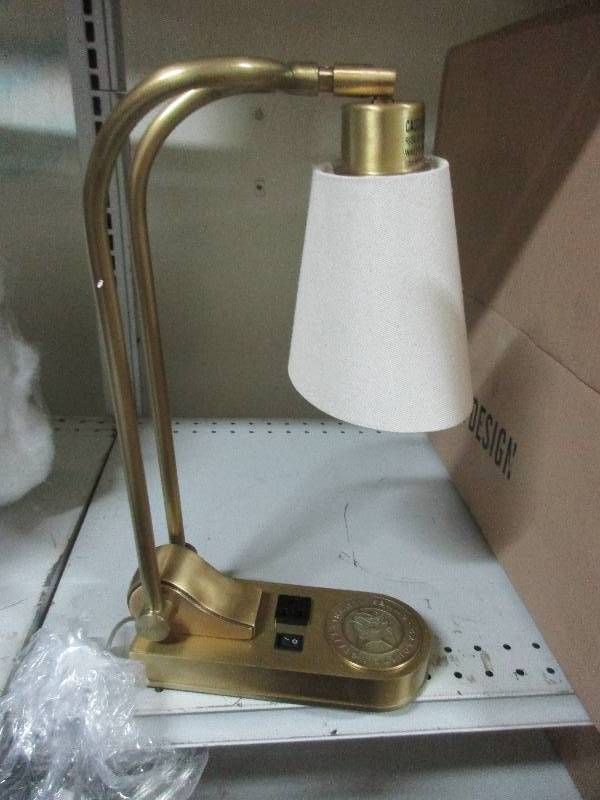 2 NEW lamps with outlets