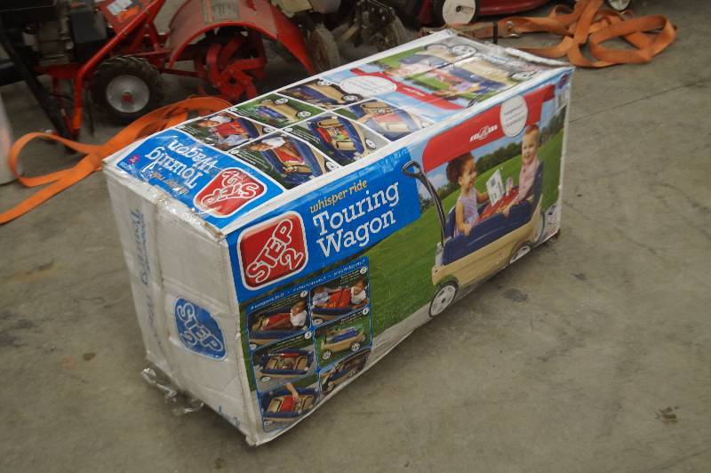lot 1 image: Childrens Touring Wagon