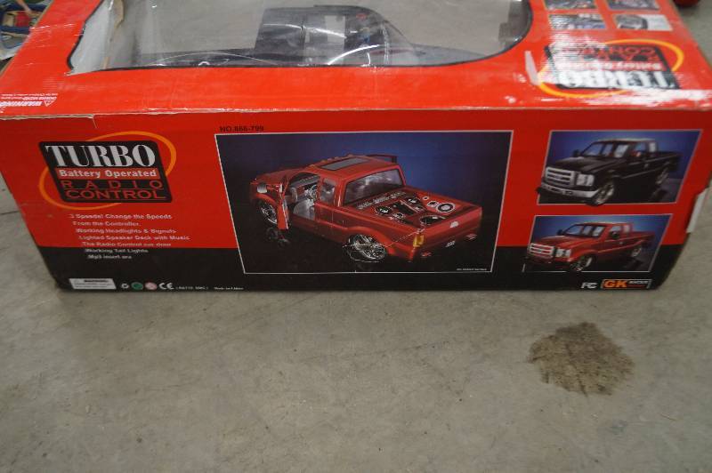 lot 2 image: RC Truck