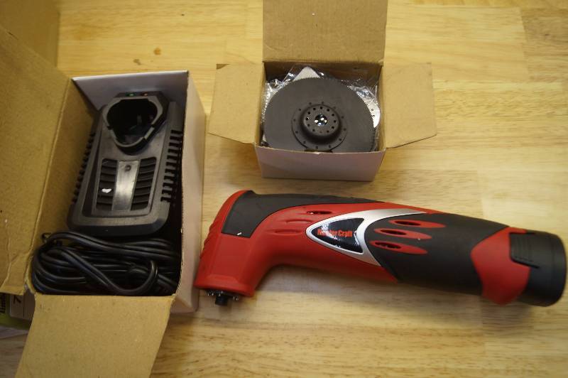 lot 26 image: Electric Multi Tool