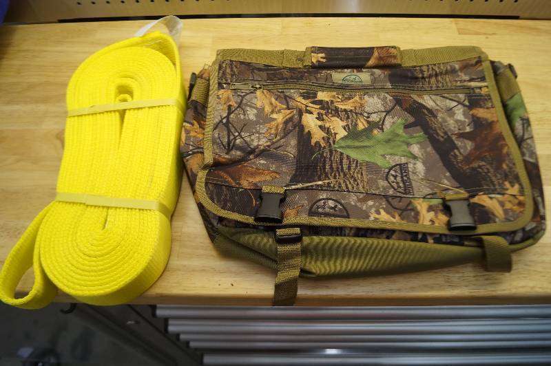 lot 31 image: Tow Strap & Camo Bag