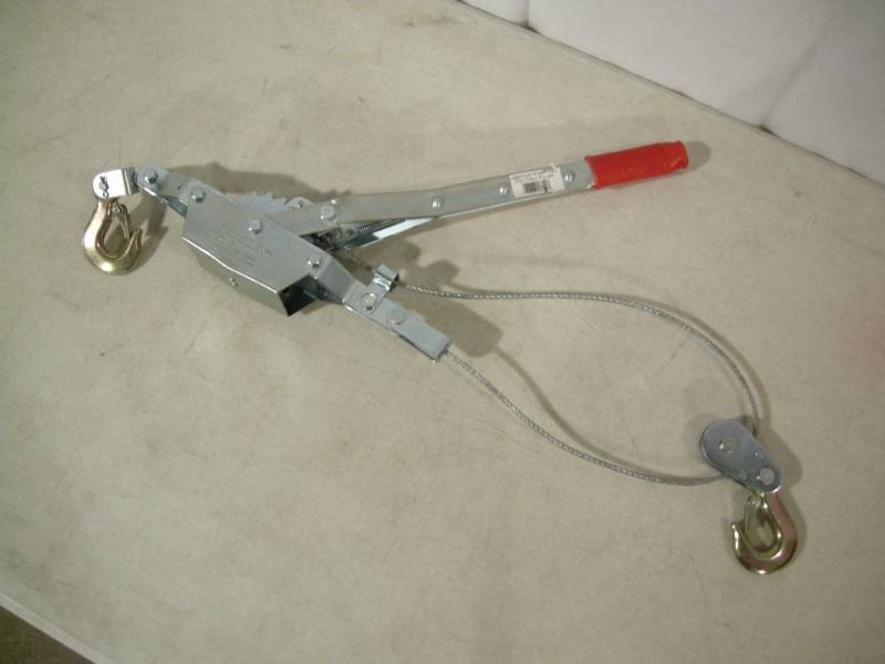 lot 45 image: 2 Ton Power Puller  Come-along