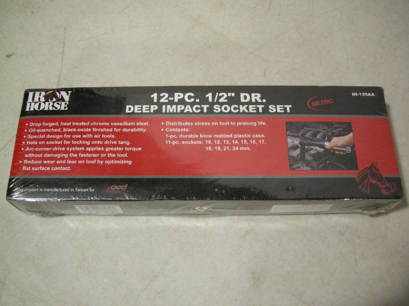 lot 63 image: Iron Horse 12 pc 12 Drive Deep Impact Sockets