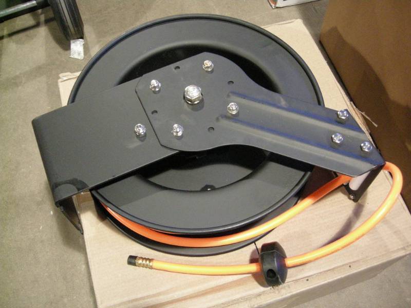 lot 70 image: Iron Horse Hose Reel with Hose
