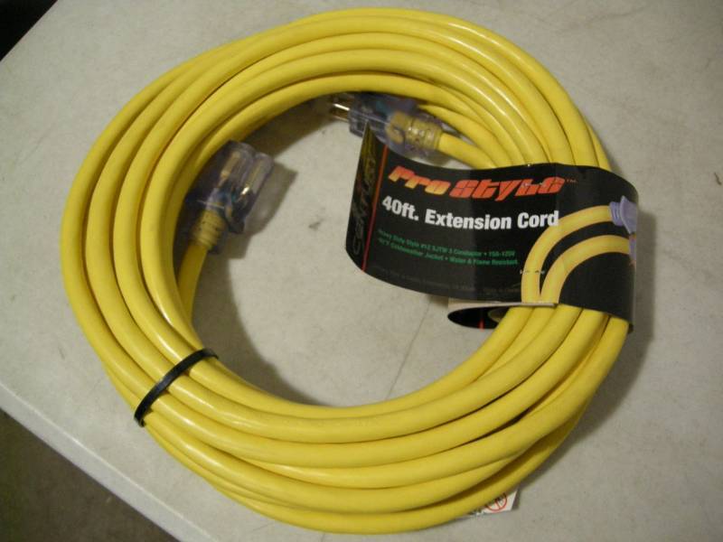 lot 87 image: Century 40 Pro Style Extension Cord