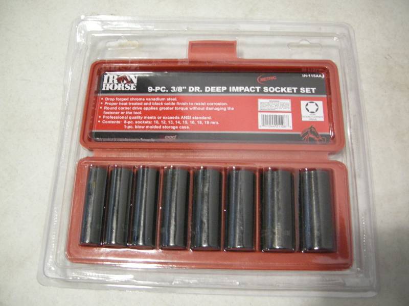 lot 127 image: Iron Horse 38 Drive Deep Impact Socket Set