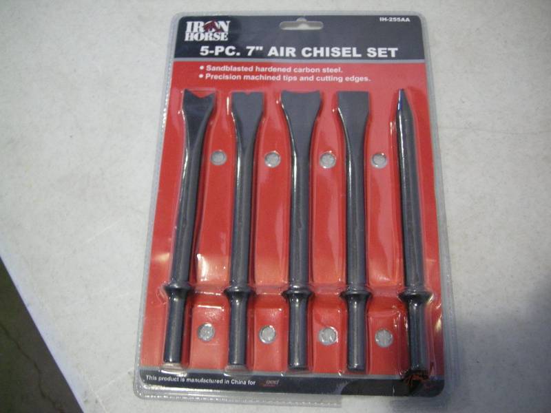 lot 131 image: Iron Horse Air Chisel Set