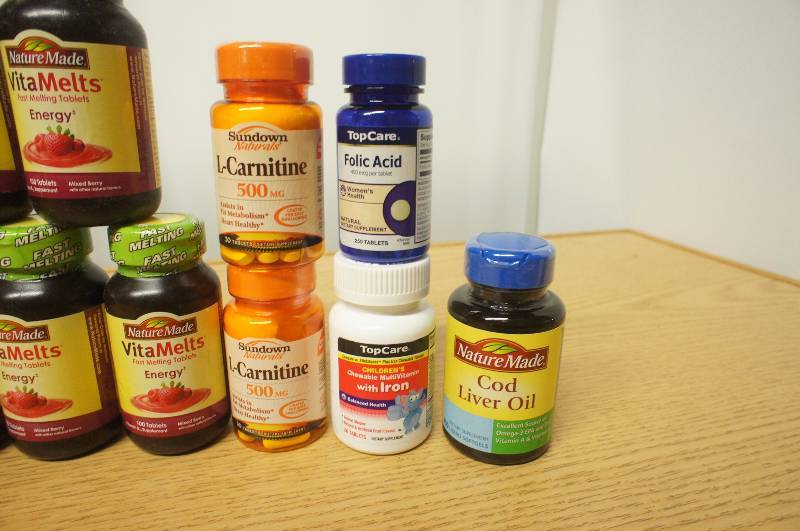 Large Lot of 21 Bottles of Assorted Vitamins