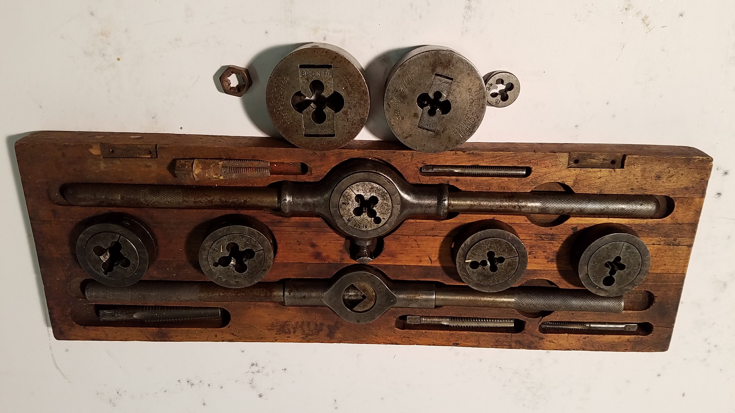 lot 31 image: Tap and Die Set
