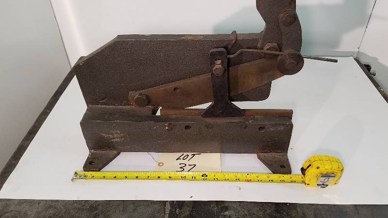 lot 37 image: Metal Hand Shear