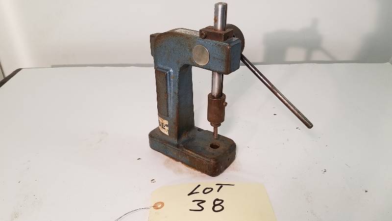 lot 38 image: Arbor Press