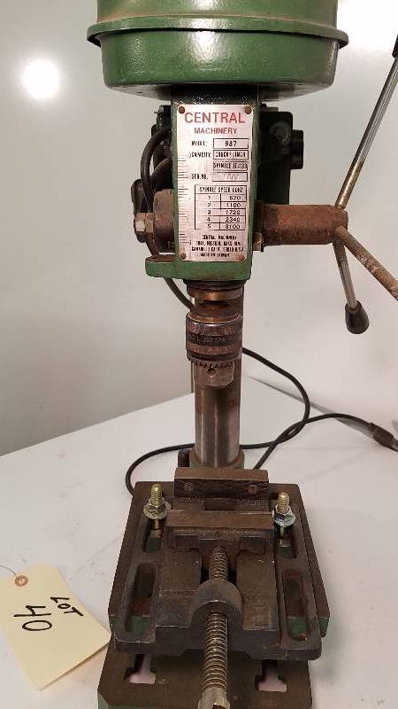 lot 40 image: Benchtop Drill Press