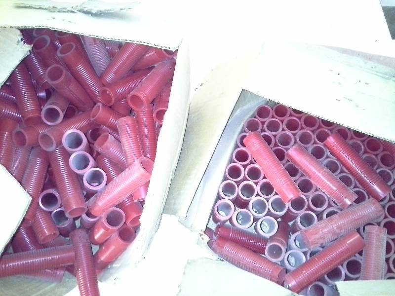 lot 84 image: Plastic HandlesGrips