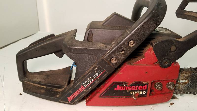 lot 98 image: Johnsereds Chainsaw