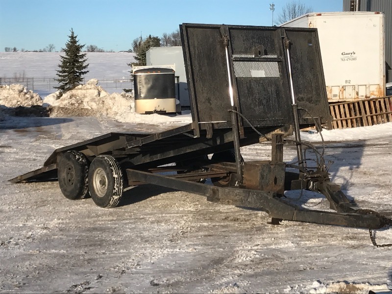 lot 1 image: 2000 Homemade Hydraulic Tilt-Bed Trailer