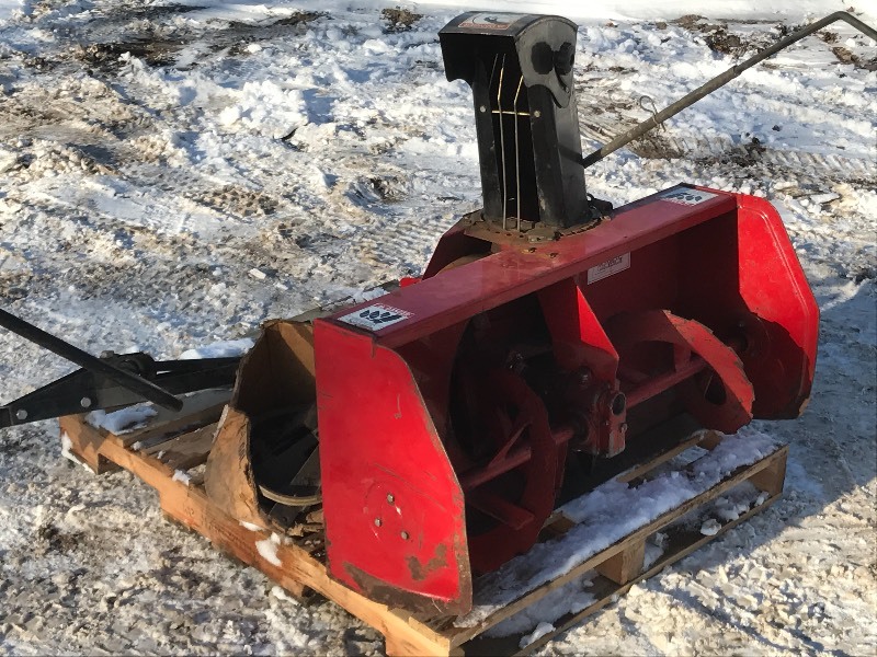 lot 3 image: Honda 42 Snowblower Set